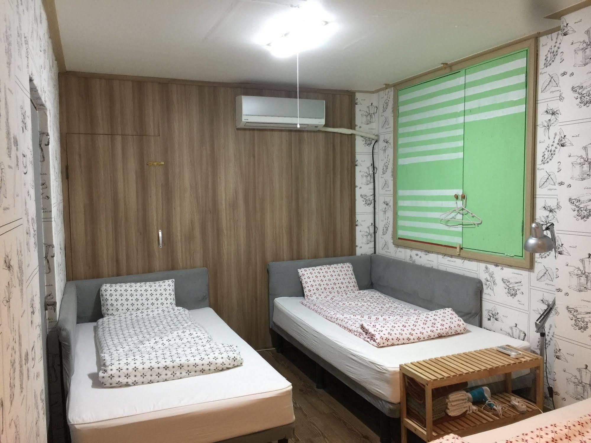 Backpackers In Jeju City Center Extérieur photo