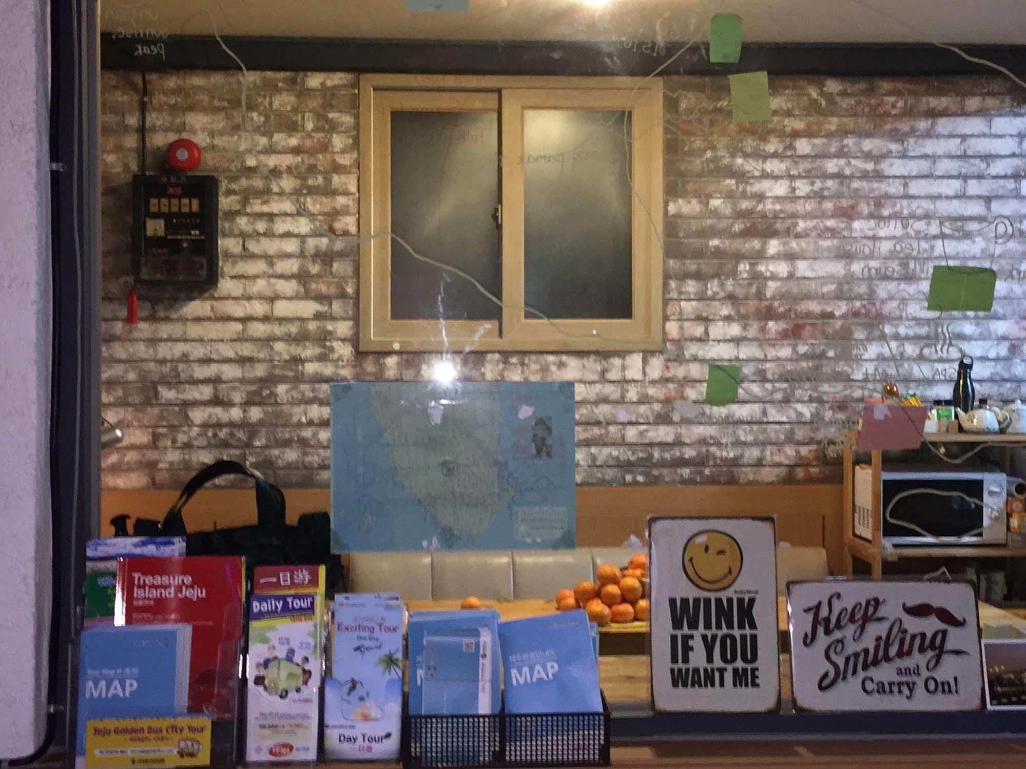 Backpackers In Jeju City Center Extérieur photo